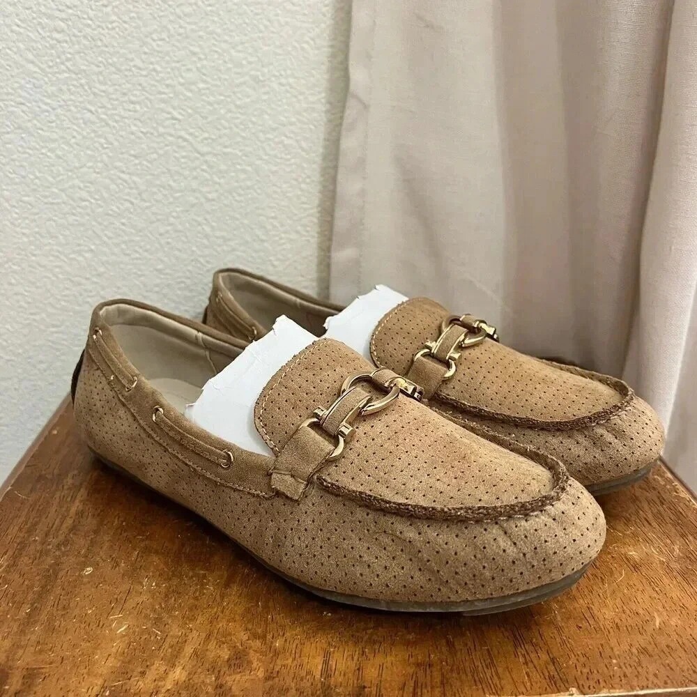 Jones New York Sunnyside Suede 8.5 Ballet Flat Moccasin Slip On Gold Buckle